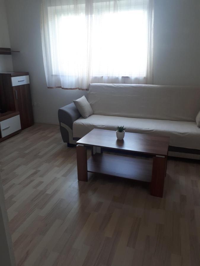 스몰리야나크 Apartman Filip 아파트 외부 사진
